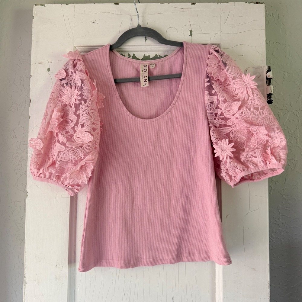 Dolan Pink Ribbed Knit Top Floral Lace Puff Sleeve‎ Scoop Neck Size M Womens